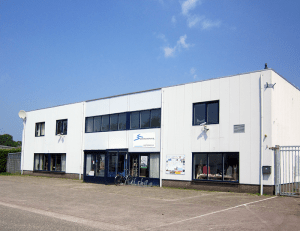 Tweedehands producten kringloopwinkel geld besparen goedkoper