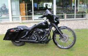 H.D. Service motorzaak in Venlo met Indian Chief motoren en Harley Davidson