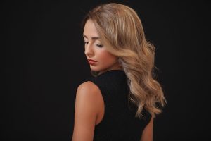 Gids voor het kiezen van haarproducten passend bij fijn, krullend, droog en steil haartype