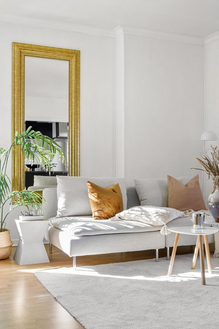 Home Selectie van moderne en klassieke meubels in meubelwinkels Amsterdam, inclusief kasten en zitmeubelen.
