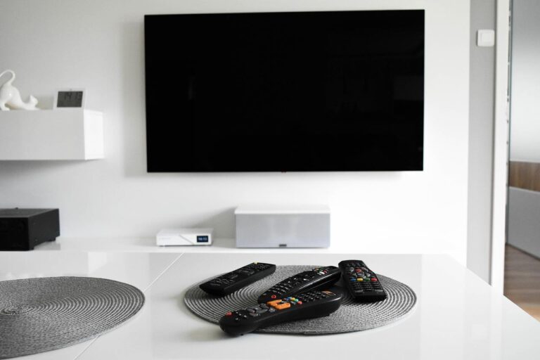 Home Moderne soundbar onder televisie voor verbeterde thuisbioscoopervaring met surround sound