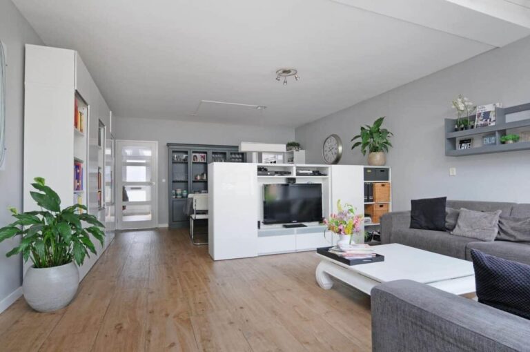 Home Professionele vloerlegging door Hendriksen Tegels & Vloeren in Veenendaal met vakmanschap en precisie